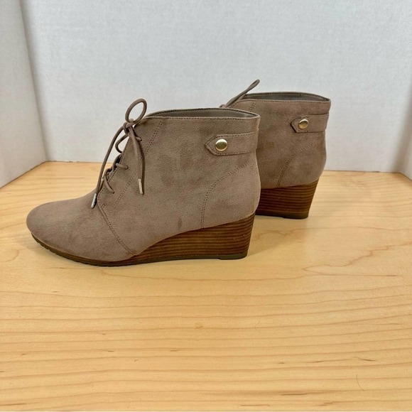 Dr. Scholl’s Be Energized Foam Technology Wedge Booties Size 9.5 NWOT - Picture 5 of 8